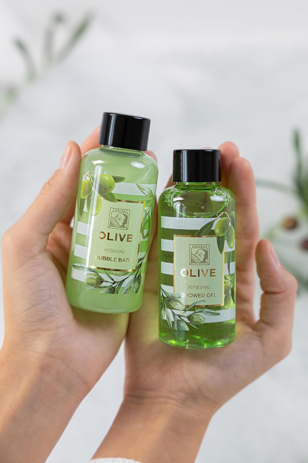 Accentra - Duschset för kvinnor OLIV i vacker presentförpackning - 3-delat vårdset med duschgel, bodylotion och bubbelbad - Wellness presentset för Alla hjärtans dag, Mors dag och Jul